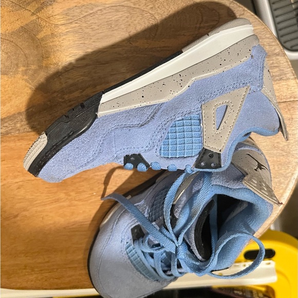 Used Nike Kids Jordan’s - Picture 6 of 12